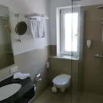Roshop Szálloda