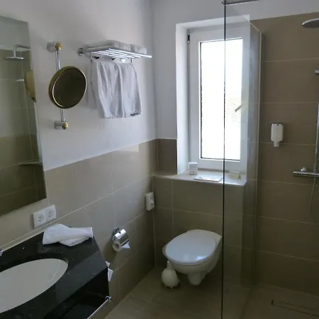 Roshop Hotel