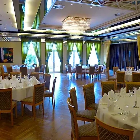 Hotel Roshop 4*