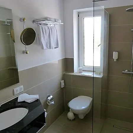 Hotel Roshop 4*
