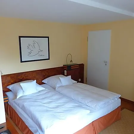 Roshop Hotel